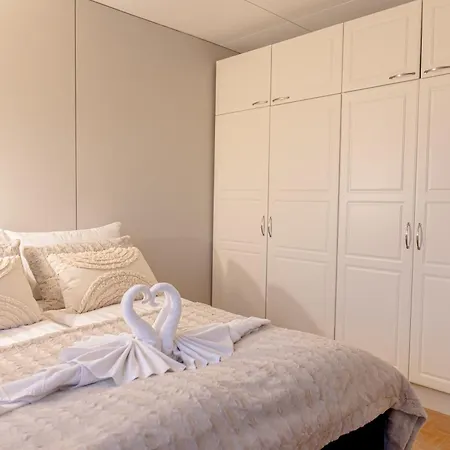 Santa Aurora - Spacious Lapland & Sauna By Book Lapland ヴィラ ロヴァニエミ