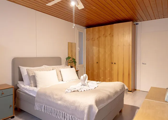 וילה Santa Aurora - Spacious Lapland & Sauna By Book Lapland רובניימי